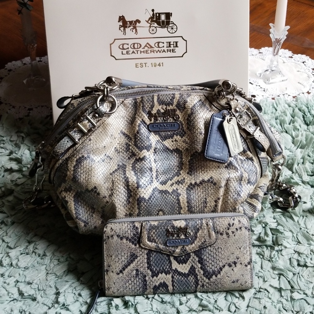 Coach handbag/wallet combo